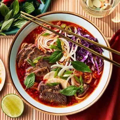  Bún Bò Huế: Ein würziges und erfrischendes Fusion-Erlebnis aus der ehemaligen Kaiserstadt!