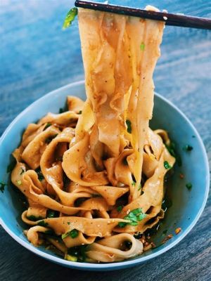  Hand-Pulled Noodles mit Scharfer Sauce: Können Sie den Reiz des tanzenden Teigs widerstehen?