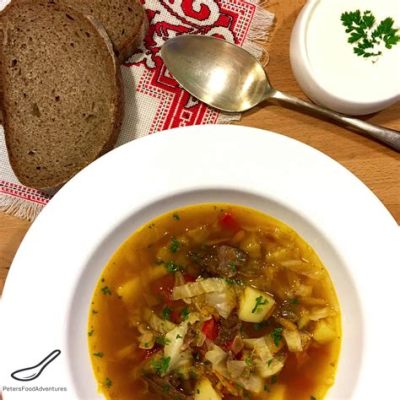  Shchi – Eine herzhafte Suppe voller traditioneller russischer Aromen!